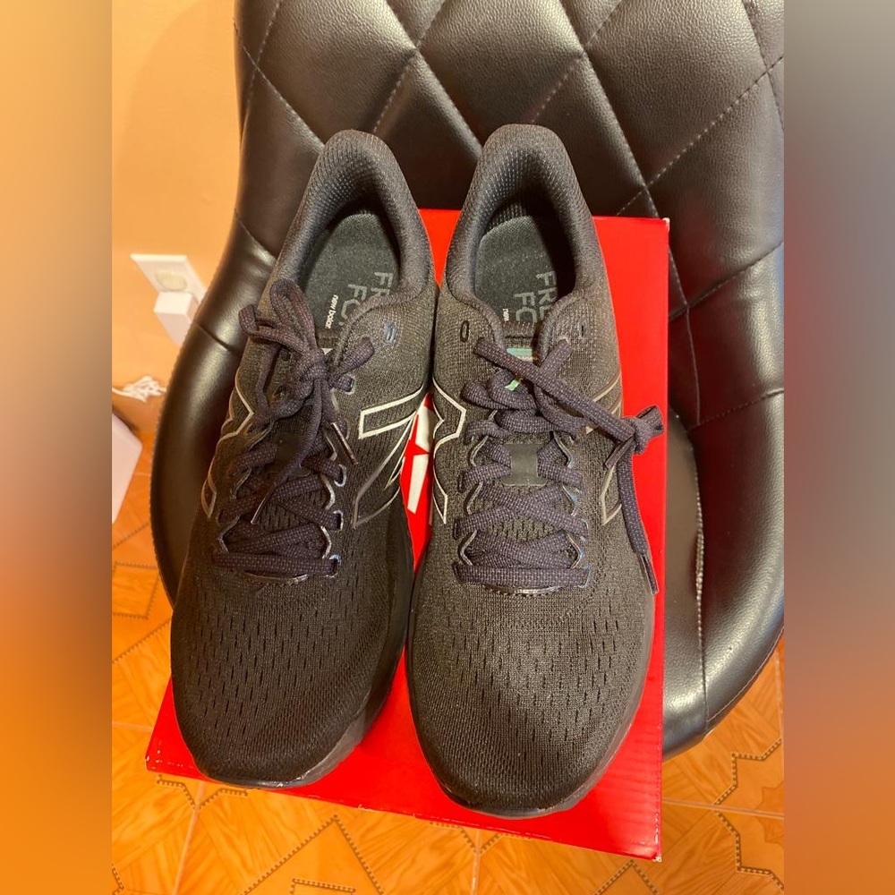 New Balance Black Mens Running Sneakers Fresh Foam 10
